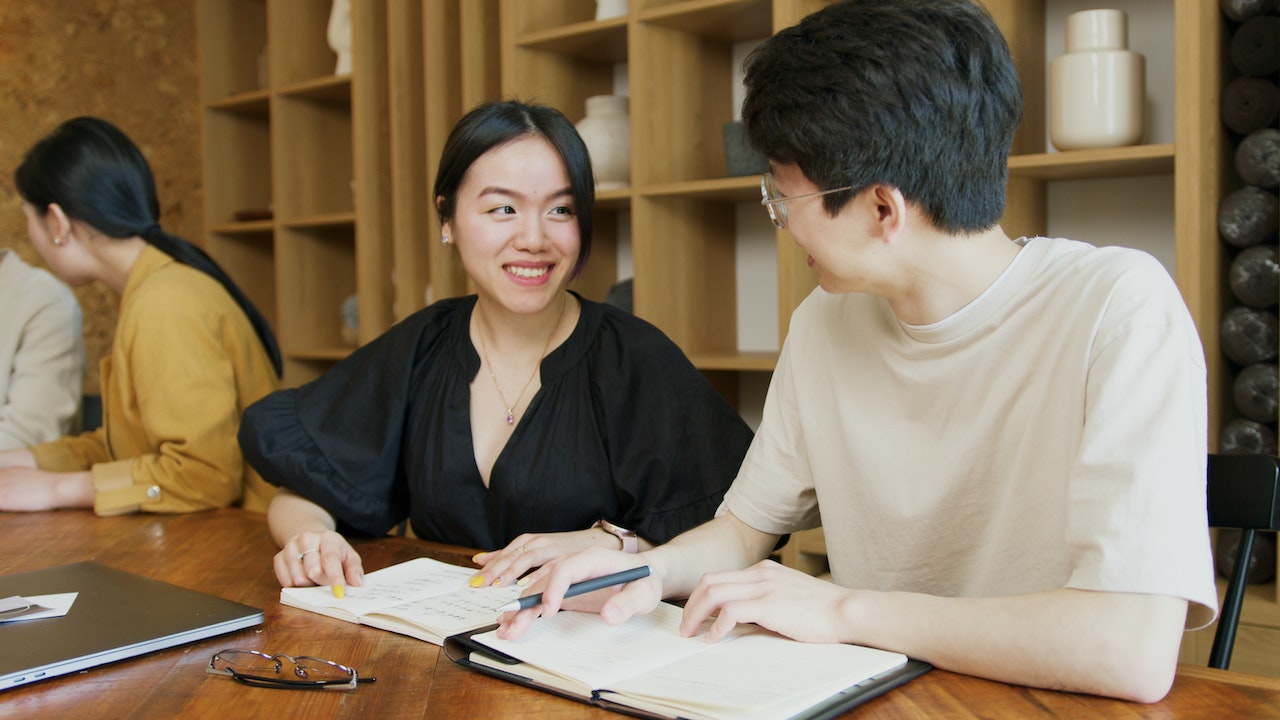 Leveraging Emotional Intelligence for Sales Success: A New Edge for Sales Teams