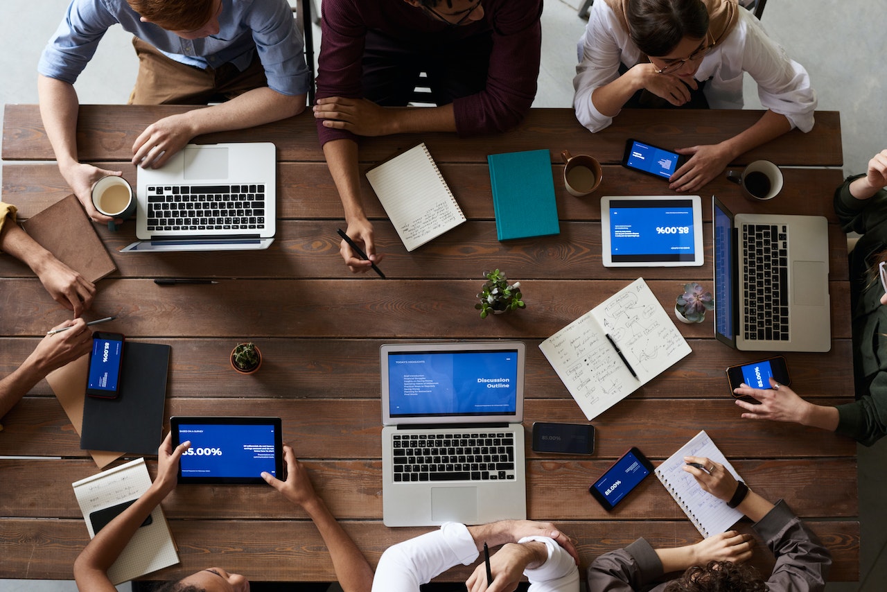 Building a High-Performance Sales Team: Tips for Sales Managers and Team Leaders