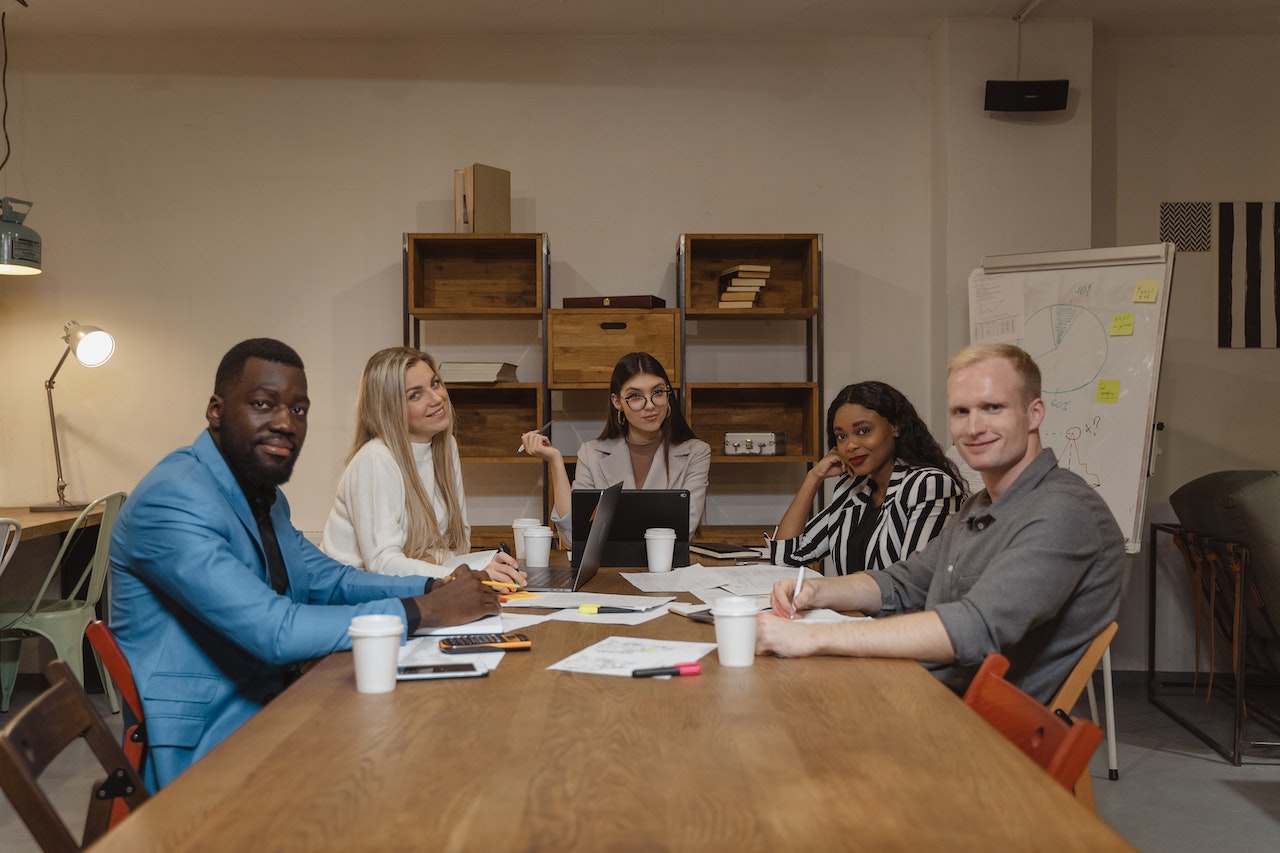 The New Age of Networking: Leveraging Digital Business Cards for Seamless Connections