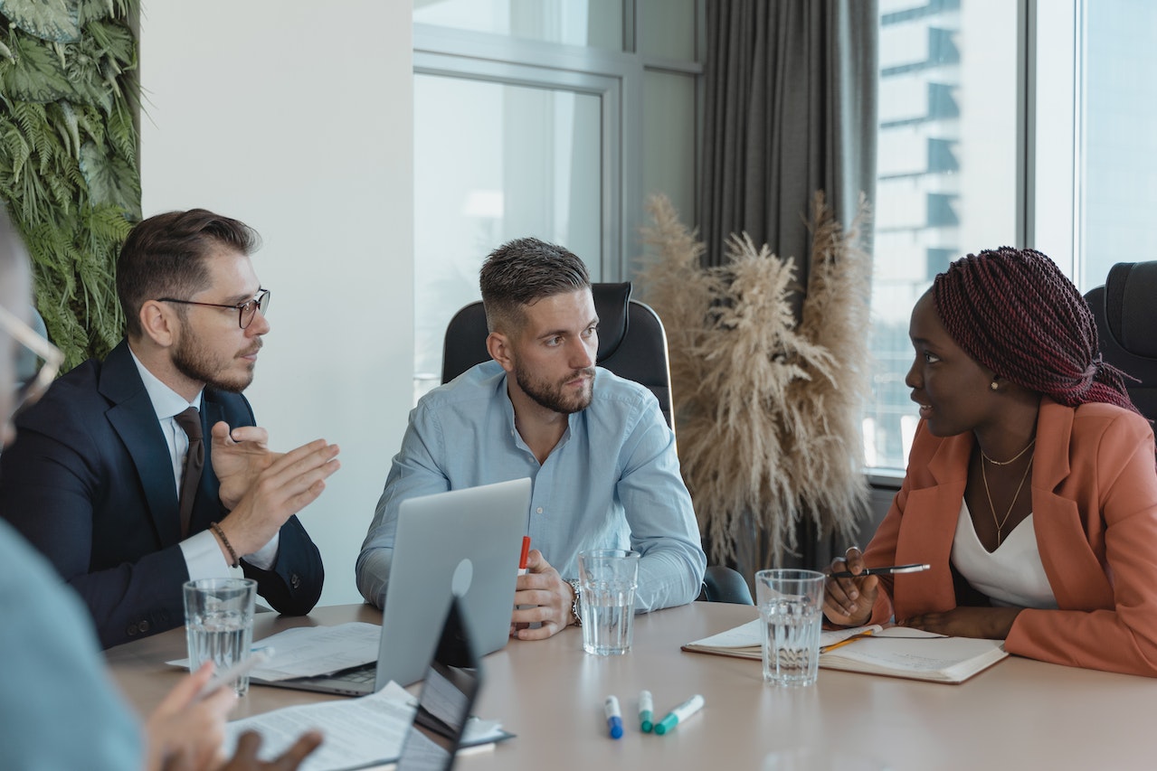 The Subtle Art of Listening: Unlocking the Potential in Sales Negotiations